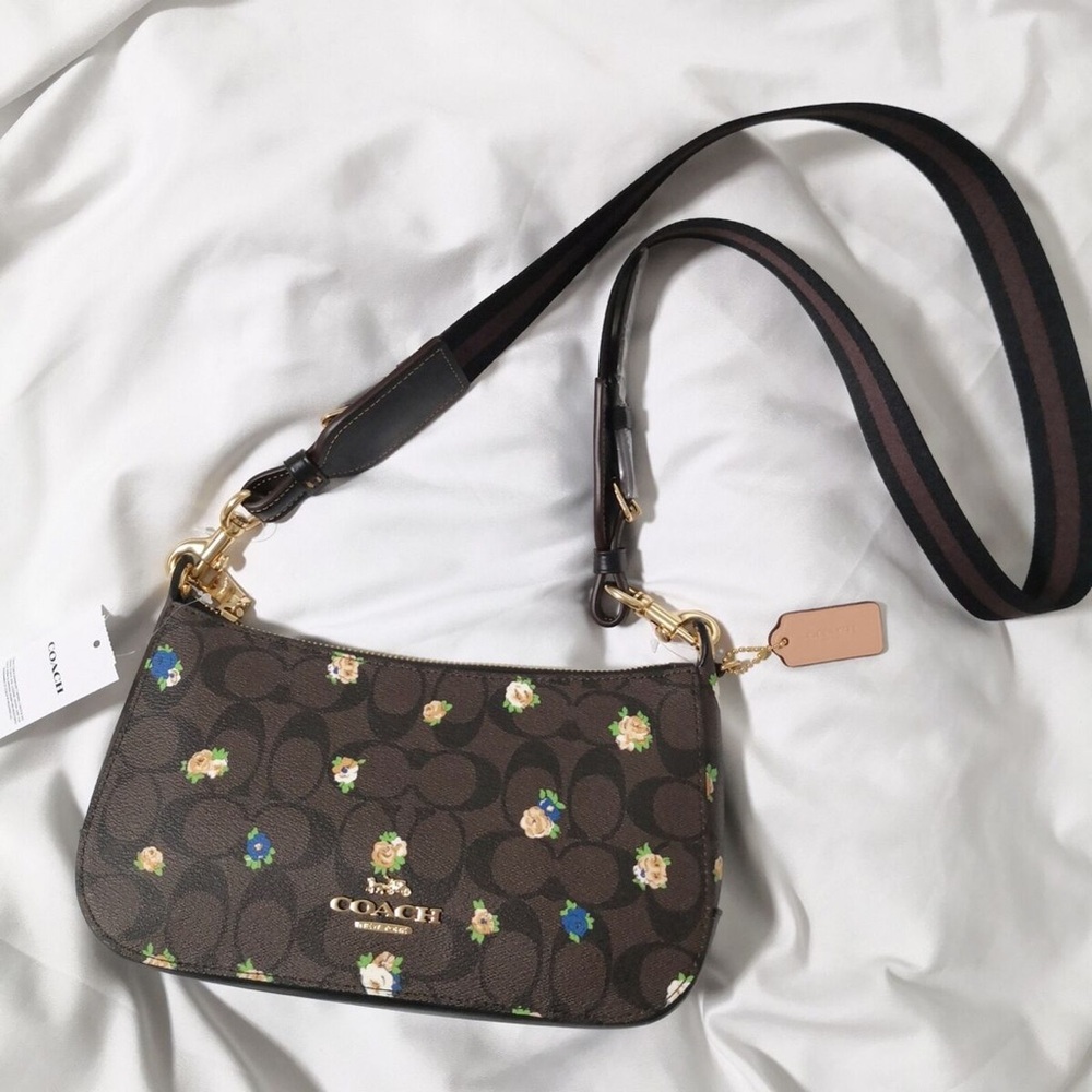 Coach Jes Baguette Crossbody Bag with Vintage Rose pattern 🌹